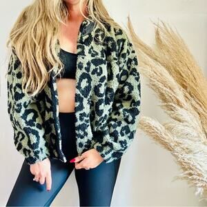 OLD NAVY Olive Green Black Cheetah Animal Print Snap Sherpa Jacket Sweatshirt XL